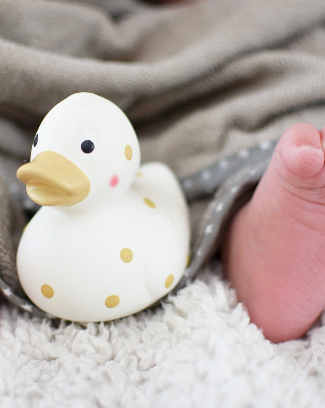 Cuddleduck | baby bath toy & teether | beige